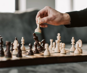 Chess: Making move, using queen to knock down king